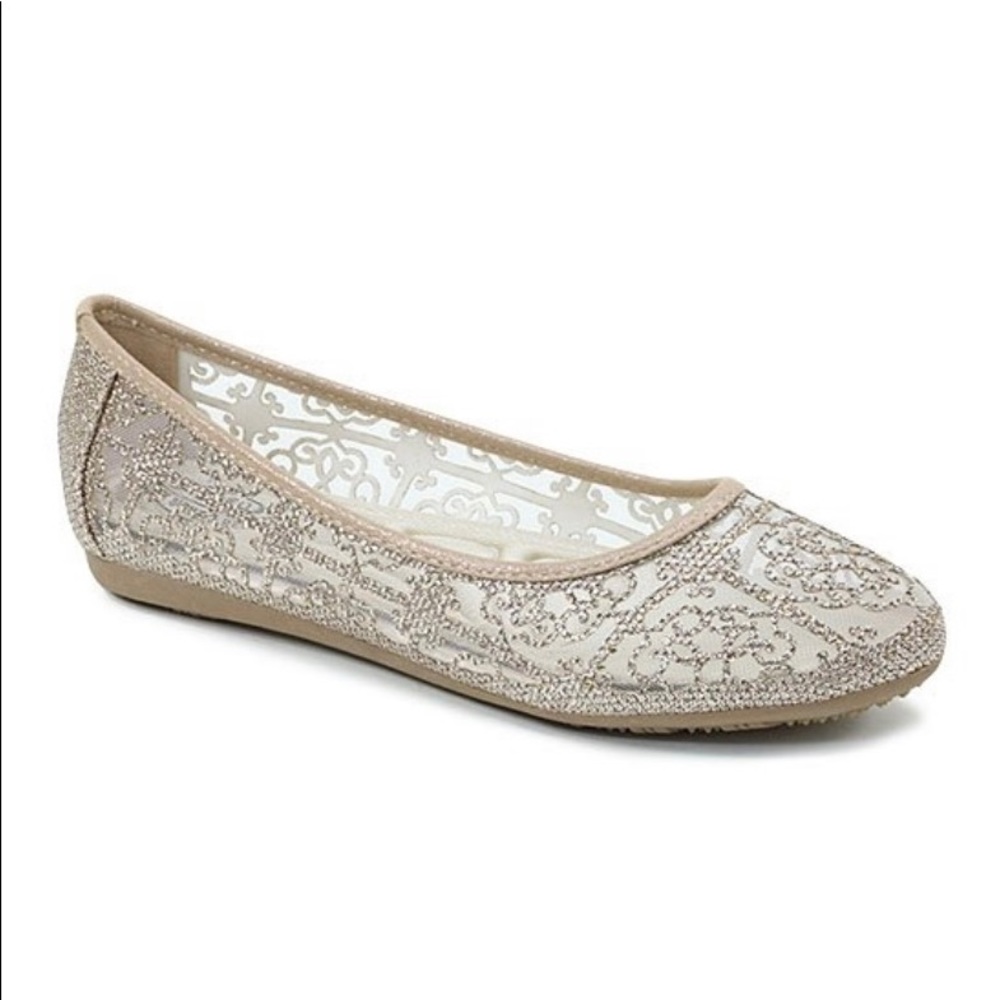 Champagne filigree flat